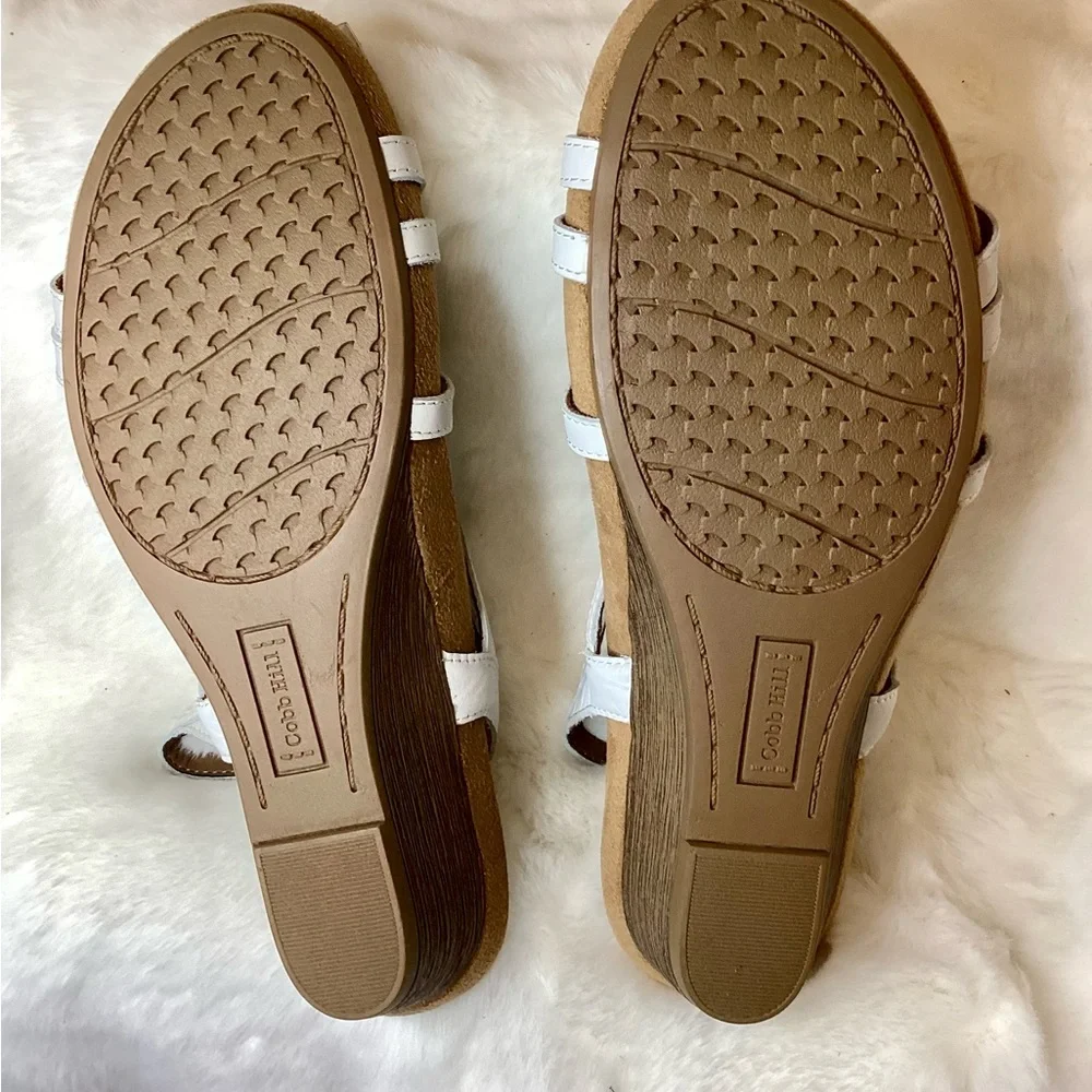 NIB NEW Cobb Hill HANNAH-CH White Bead/Rhinestone T-Strap Leather Sandal CCK02WT